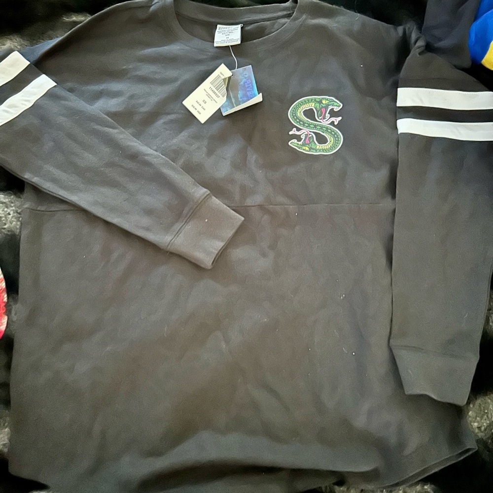 Stylish Black Long Sleeve Tee with Embroidered Logo